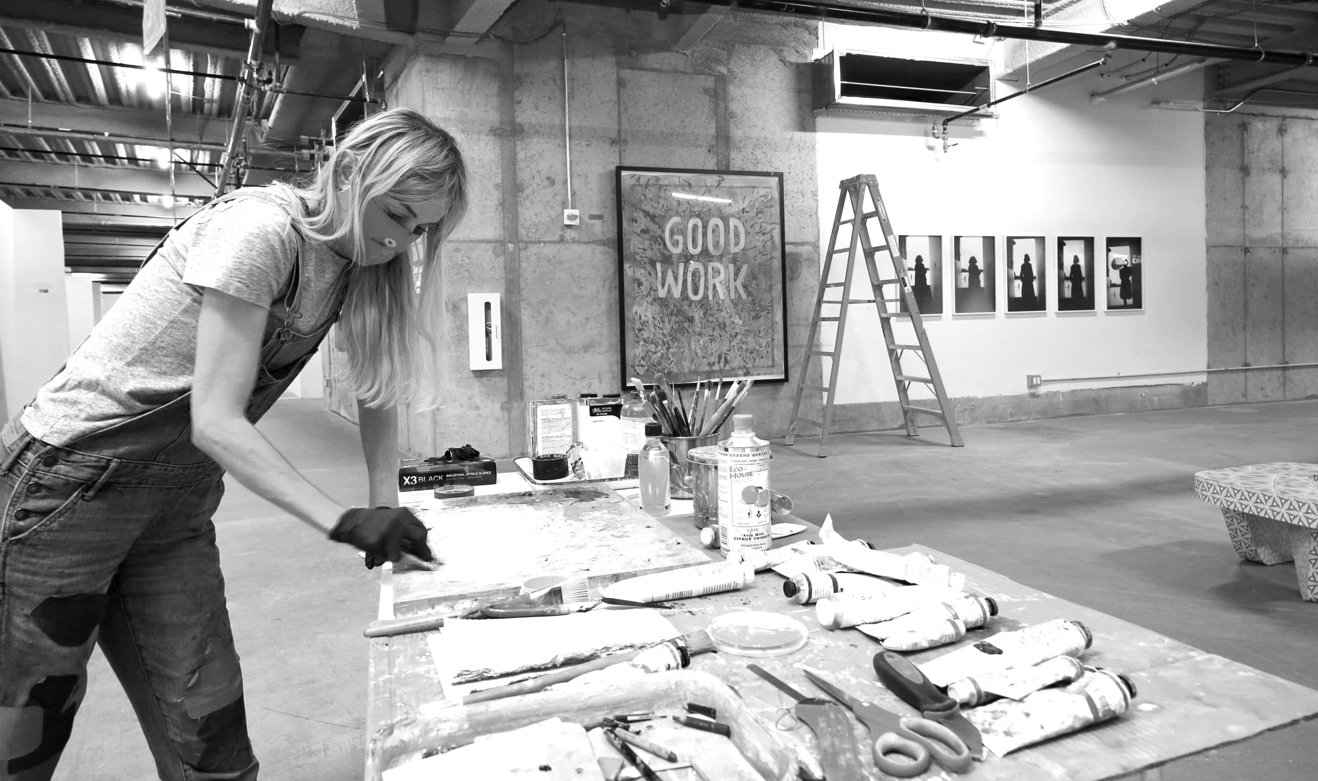 Agnieszka Pilat creating her work